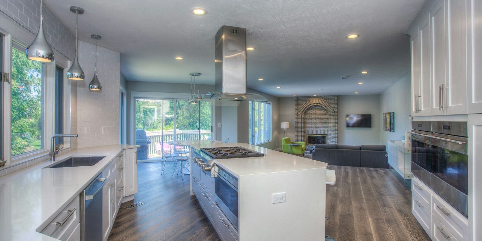 white wooden kitchen cabinet